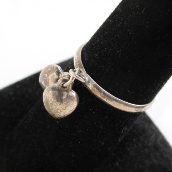1980’s Vintage Sterling Silver Double Heart Dangle Charm Cluster Ring Size 6.5 - Picture 2 of 5